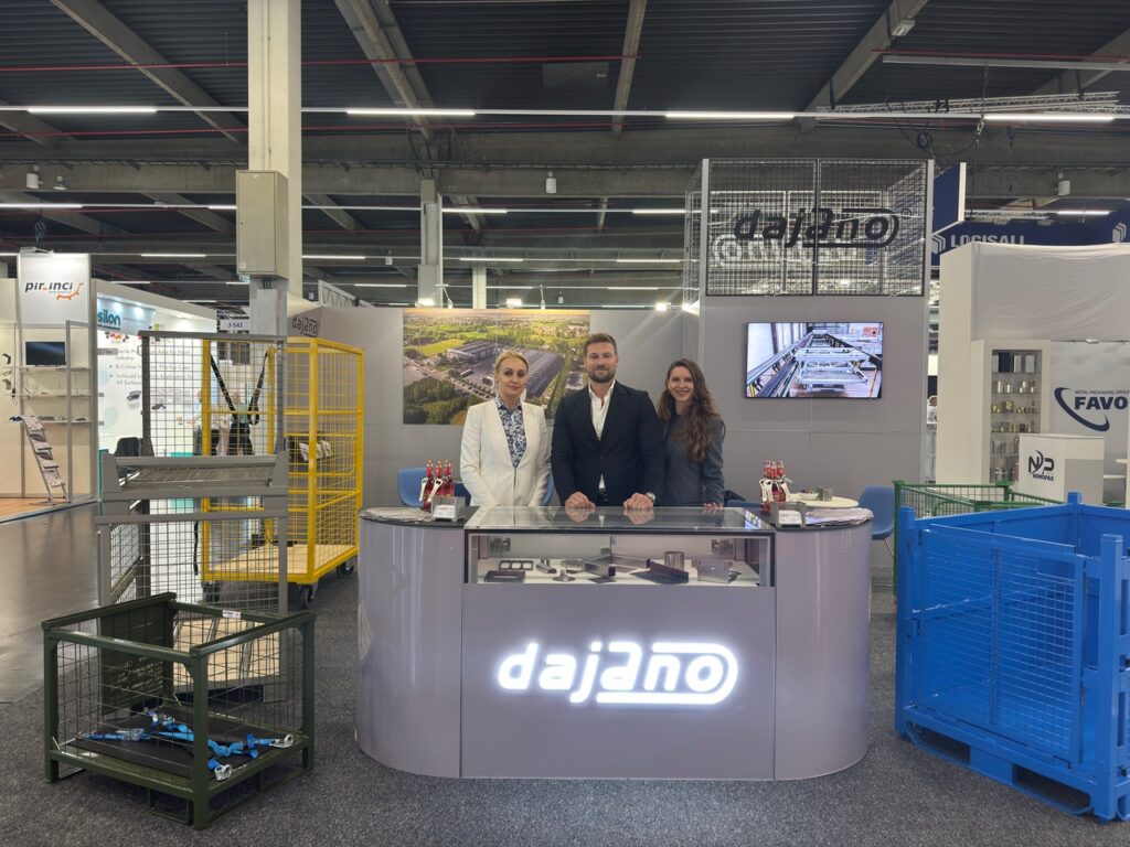 zdjęcie zespołu na targach fashpack